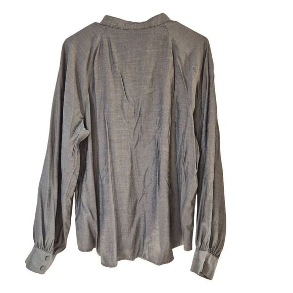 Liz Claiborne Blue Chambray Poly /Rayon Long Sleeve Blouse - Picture 6 of 9